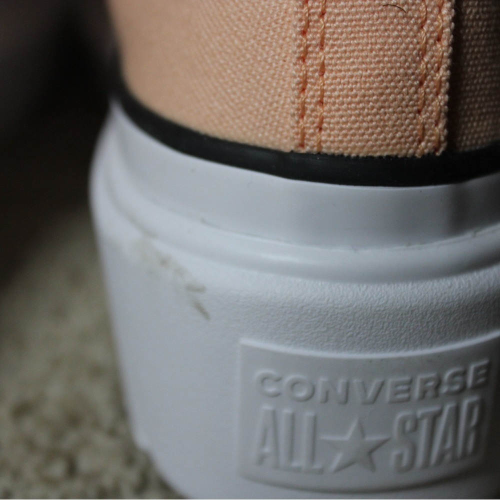 Converse Chuck Taylor All Star Lugged Lift Hi Sneaker - Big Kid - Coral Size 6 - Picture 2 of 10